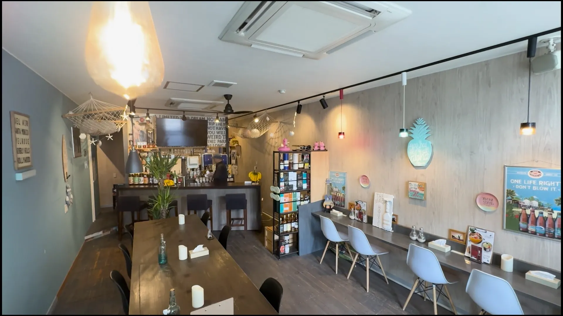 favorite Cafe&Bar（フェイバリットカフェ＆バー） 内観